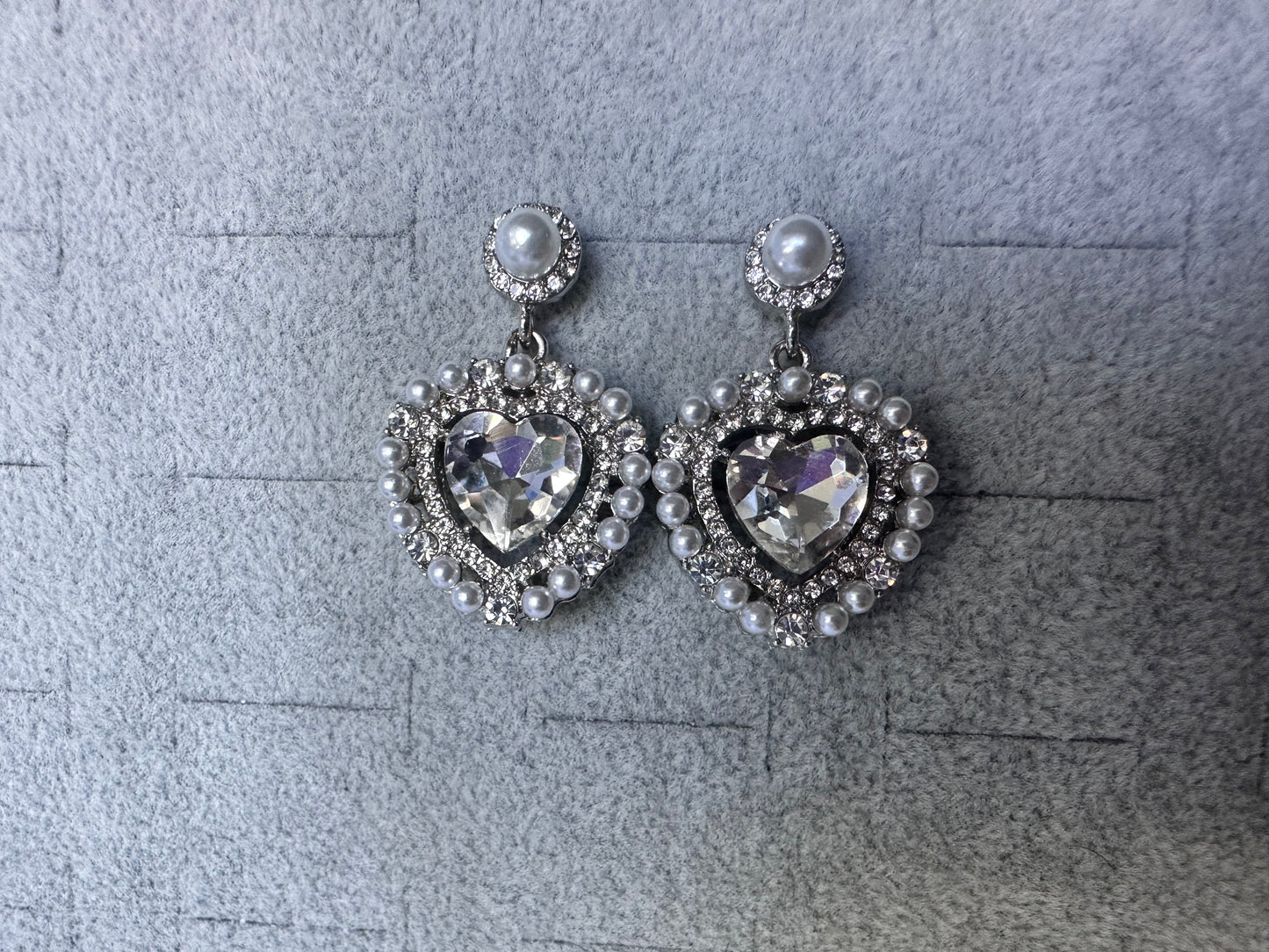 Pearl Diamante Heart Drop Earings