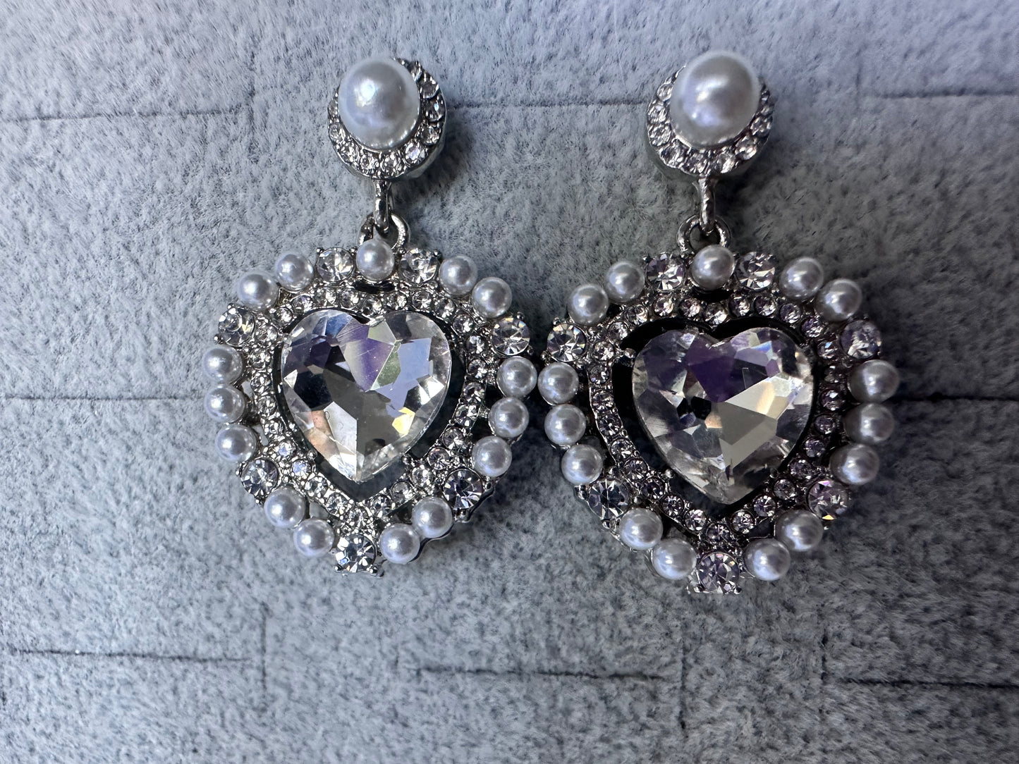 Pearl Diamante Heart Drop Earings