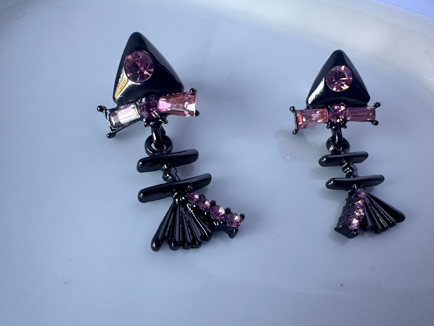 Pink Diamante Black Fish Bone Drop Earings