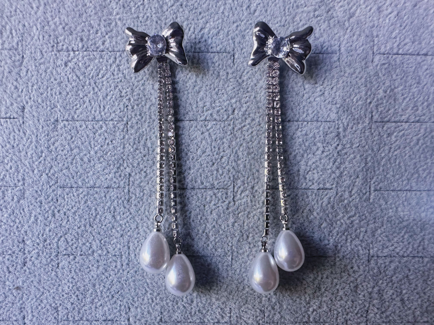 Pearl Diamante Small Bow Dangle Earings