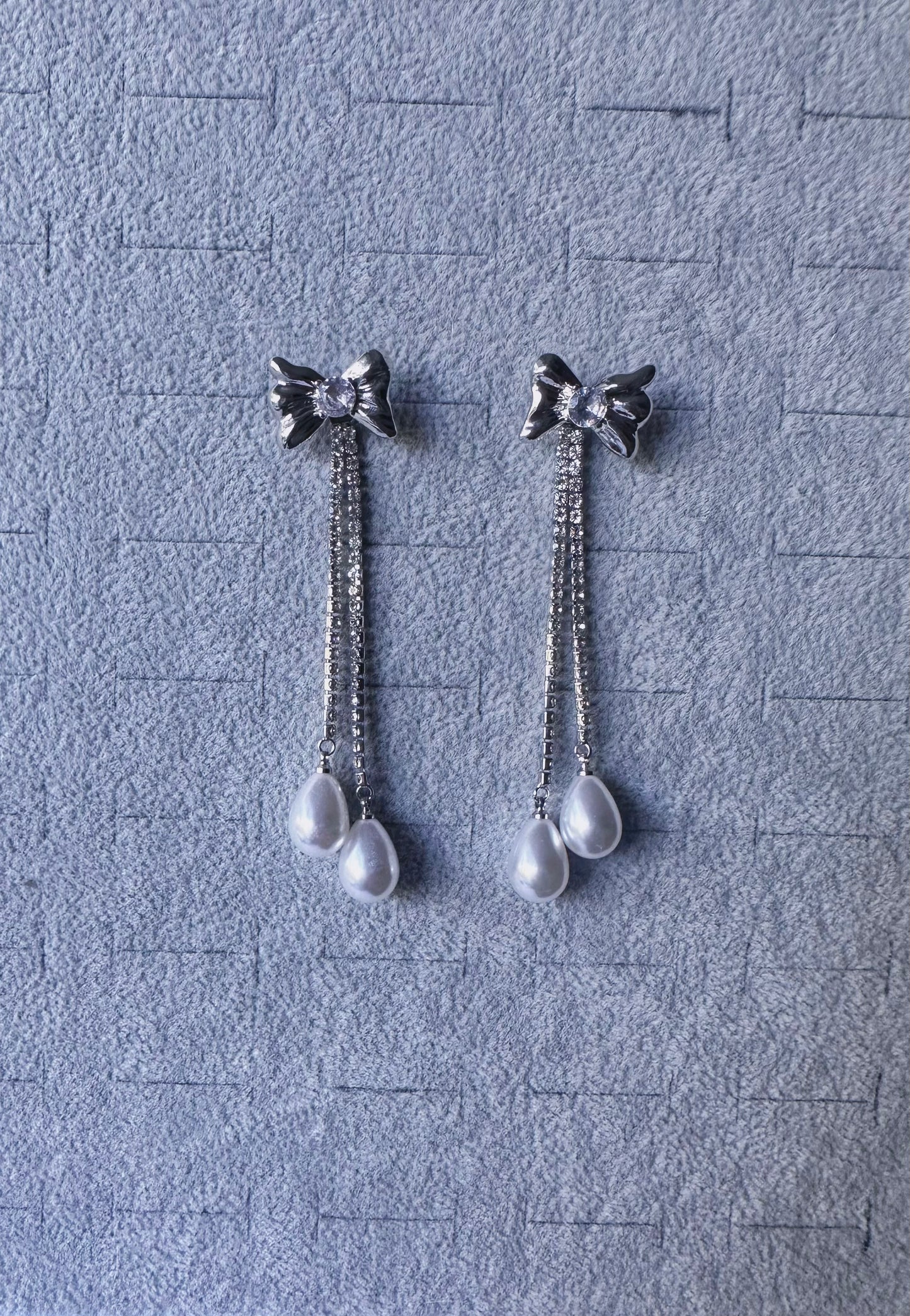 Pearl Diamante Small Bow Dangle Earings